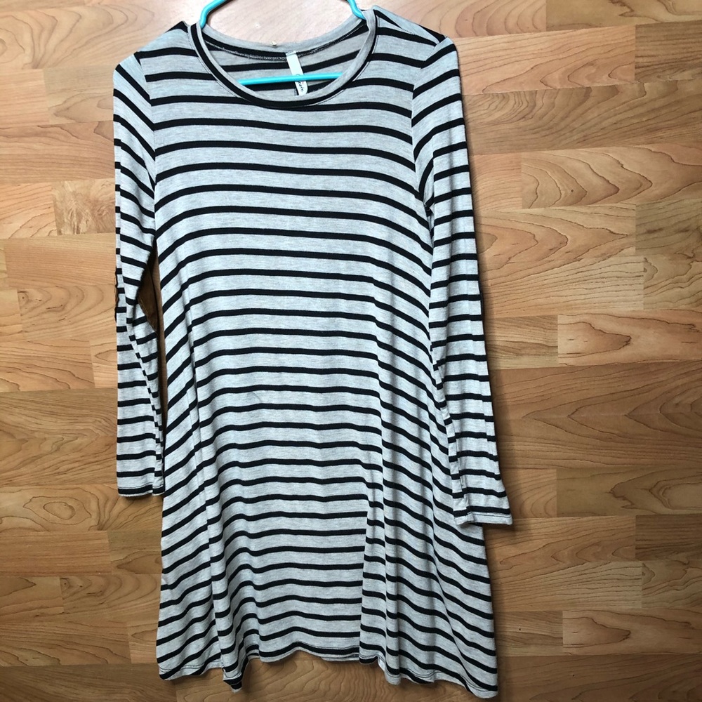 CELESTE GRAY & BLACK LONG SLEEVE SWING DRESS